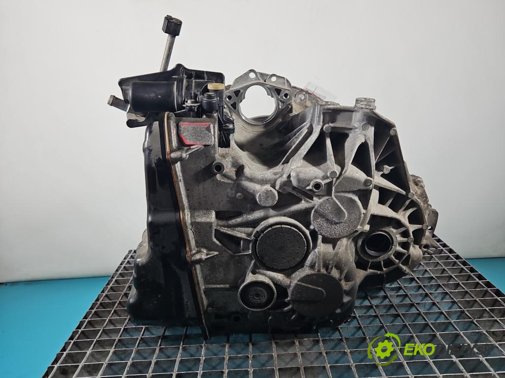 Mercedes GLA X156 2013-2019 1.6 T 156 HP automatic 115 kW 1595 cm3 5- prevodovka stupeň,rýchlosť automat 724001