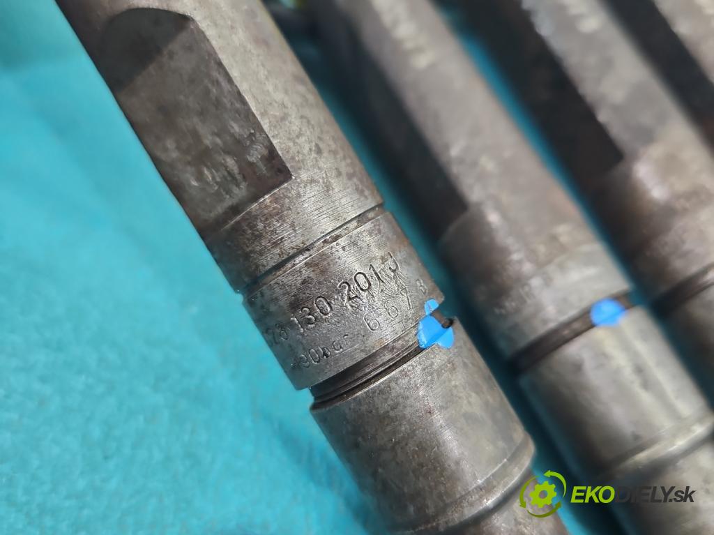 Vw Passat B4 1993-1997 1.9 tdi 90 HP manual 66 kW 1896 cm3 5- vstrek 028130201J (Vstrekovač paliva)