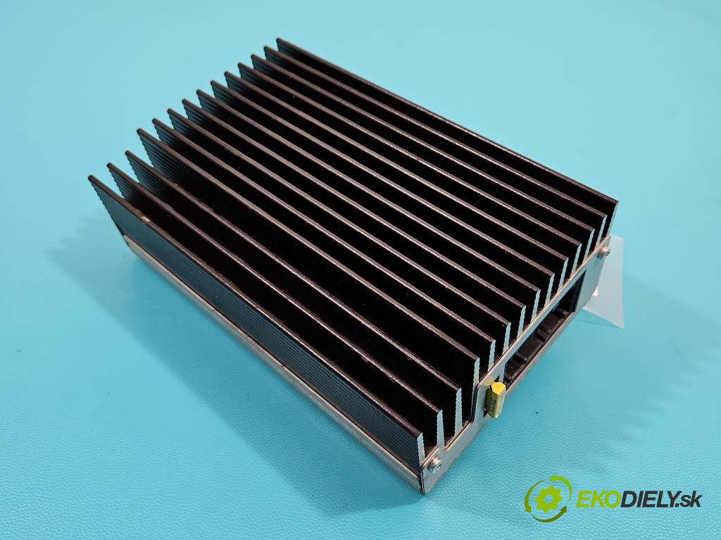 Bmw X5 E70 2006-2013 3.0d 235 HP automatic 173 kW 2993 cm3 5- Zesilovač: 9133913 (Zosilňovače)