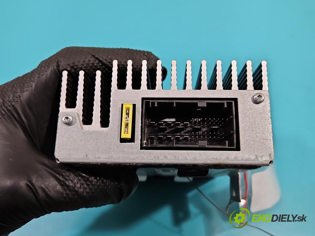 Bmw X5 E70 2006-2013 3.0d 235 HP automatic 173 kW 2993 cm3 5- Zesilovač: 9133913 (Zosilňovače)