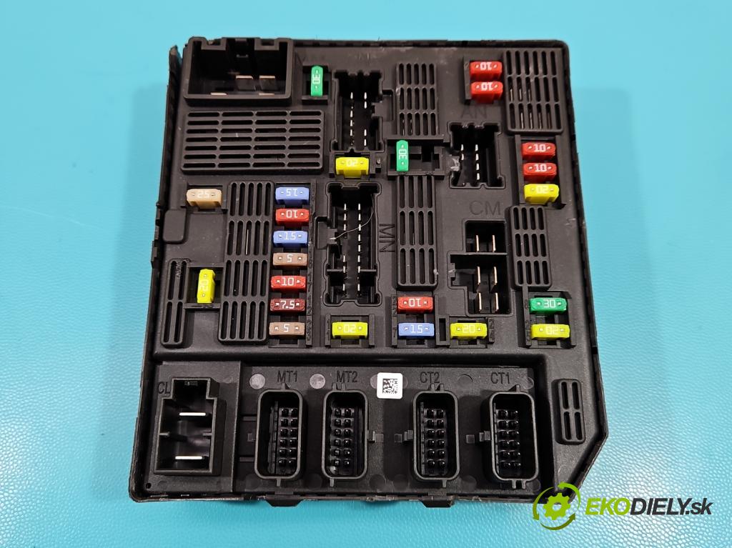 Renault Fluence 1.6 16V 114 hp manual 84 kW 1598 cm3 4- skříňka pojistková 284B66760R (Pojistkové skříňky)