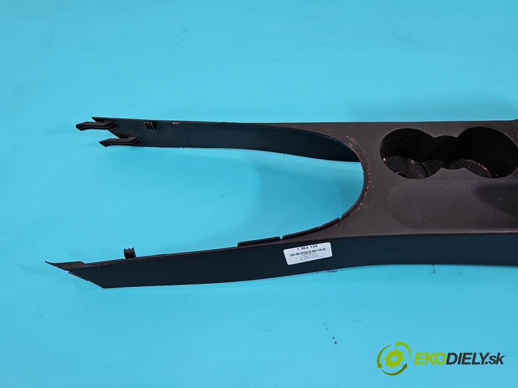 Vw Caddy III 2K 2003-2020 2.0 tdi 102 HP manual 75 kW 1968 cm3 5- operadlo  (Lakťové opierky)