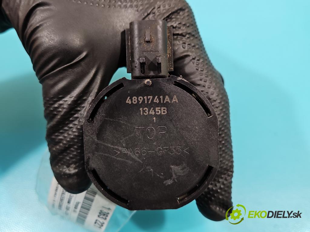 Jeep Compass I 2006-2016 2.4 16V 170 hp automatic 125 kW 2359 cm3 5- čerpadlo ostřikovačů 1345B (Pumpy, čerpadla ostřikovačů)