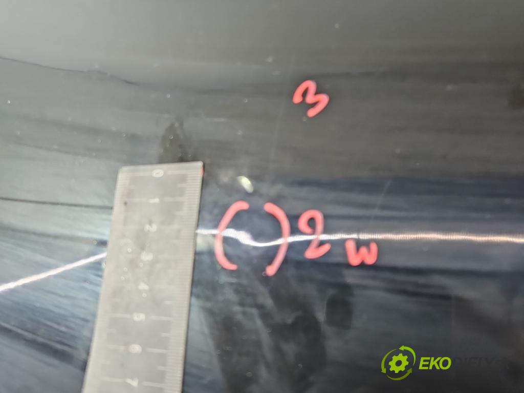 Renault Fluence 1.6 16V 114 hp manual 84 kW 1598 cm3 4- zadní kufrové dveře  (Zadní kapoty)