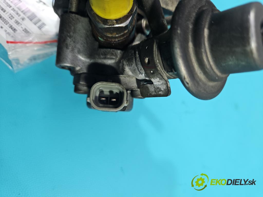 Toyota Avensis I T22 1997-2003 2.0 16V 150 hp manual 110 kW 1998 cm3 5- čerpadlo paliva 23100-28030