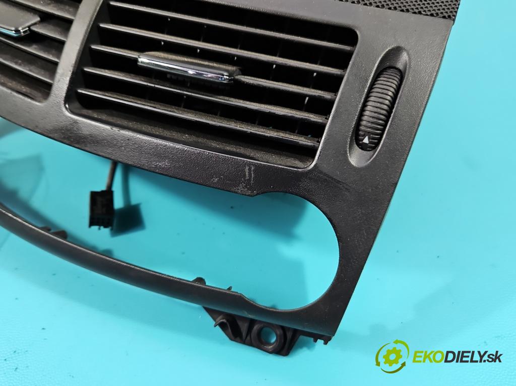 Mercedes E W211 2002-2009 1.8 kompressor 163 HP automatic 120 kW 1796 cm3 4- Mřížka: kúrenia stredová A2118301854 (Mriežky kúrenia (fukáre))