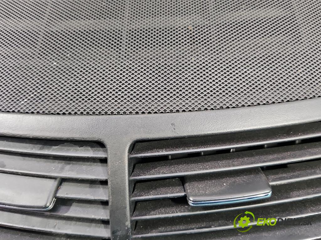 Mercedes E W211 2002-2009 1.8 kompressor 163 HP automatic 120 kW 1796 cm3 4- Mřížka: kúrenia stredová A2118301854 (Mriežky kúrenia (fukáre))