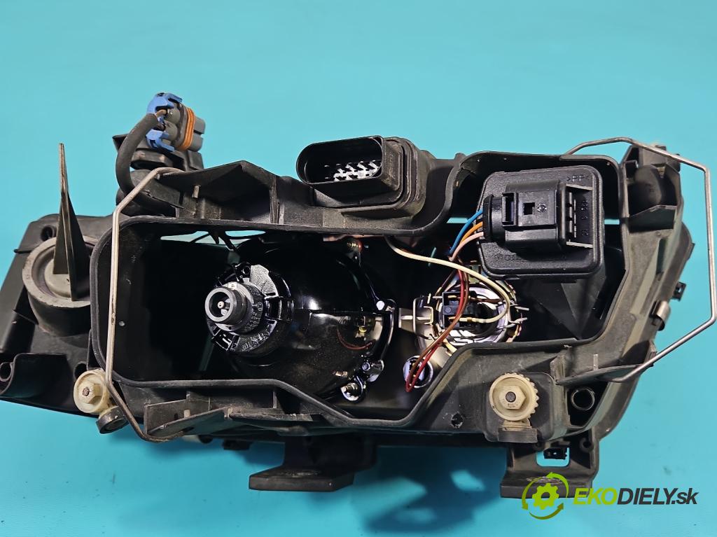 Audi A6 C5 1997-2004 2.4 V6 165 HP automatic 121 kW 2393 cm3 4- Reflektor: pravý  (Pravé)