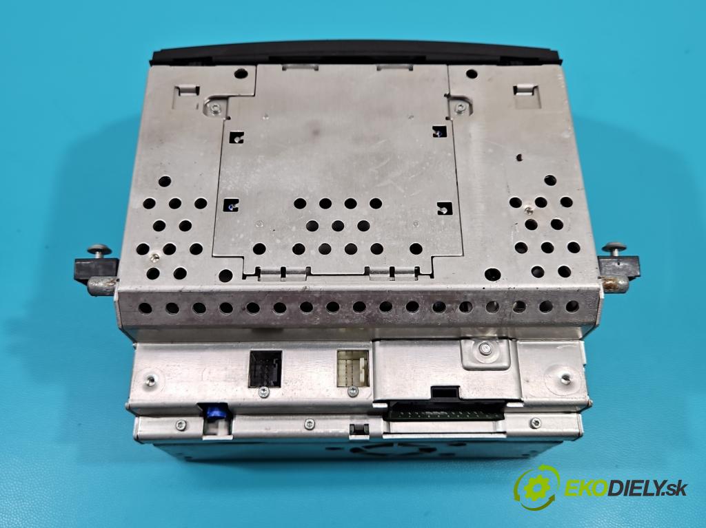 Mercedes S W221 2005-2013 3.0 CDI 235 hp automatic 173 kW 2987 cm3 4- Radio továrna: A2218700693