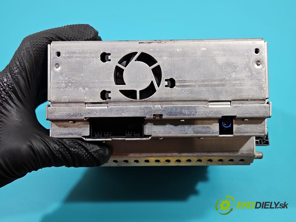 Mercedes S W221 2005-2013 3.0 CDI 235 hp automatic 173 kW 2987 cm3 4- Radio továrna: A2218700693