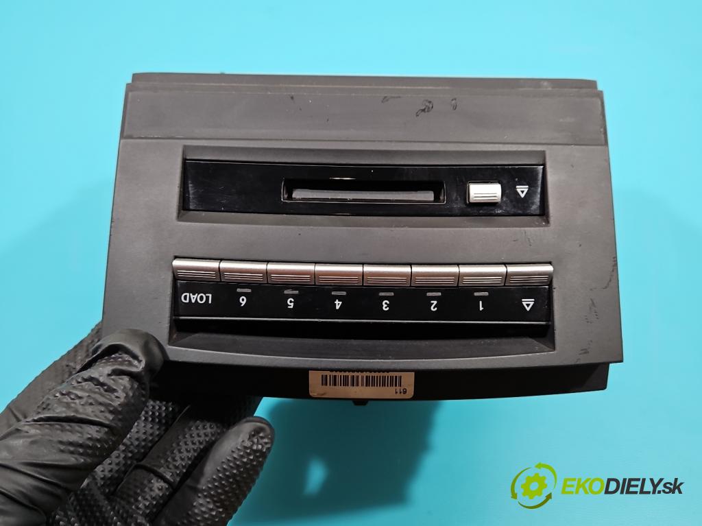 Mercedes S W221 2005-2013 3.0 CDI 235 hp automatic 173 kW 2987 cm3 4- Radio továrna: A2218700693