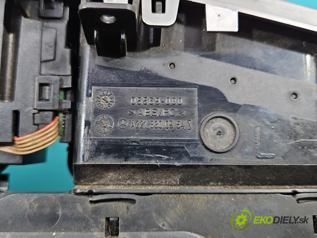 Mercedes S W221 2005-2013 3.0 CDI 235 HP automatic 173 kW 2987 cm3 4- Mřížka: kúrenia stredová A2218300954 (Mriežky kúrenia (fukáre))