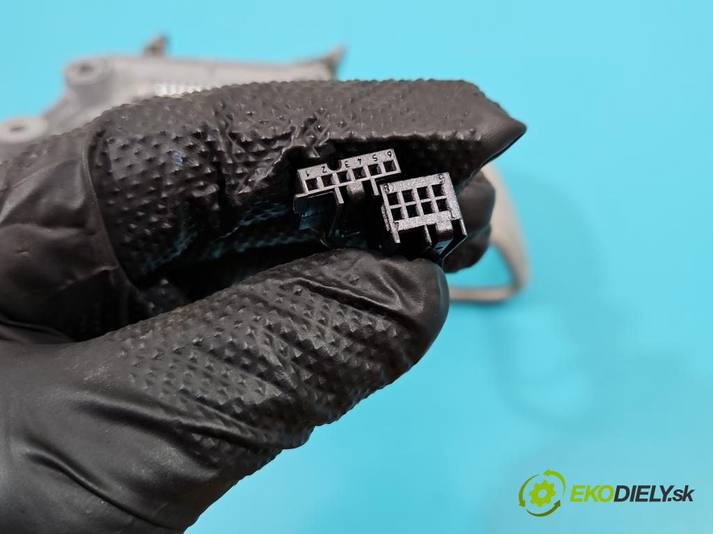 Mercedes S W221 2005-2013 3.0 CDI 235 hp automatic 173 kW 2987 cm3 4- zpětné zrcátko vnitřní  (Světla vnitřní)