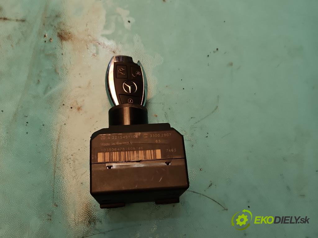 Mercedes S W221 2005-2013 3.0 CDI 235 HP automatic 173 kW 2987 cm3 4- Spínačka A2215451108 (Spínacie skrinky a kľúče)