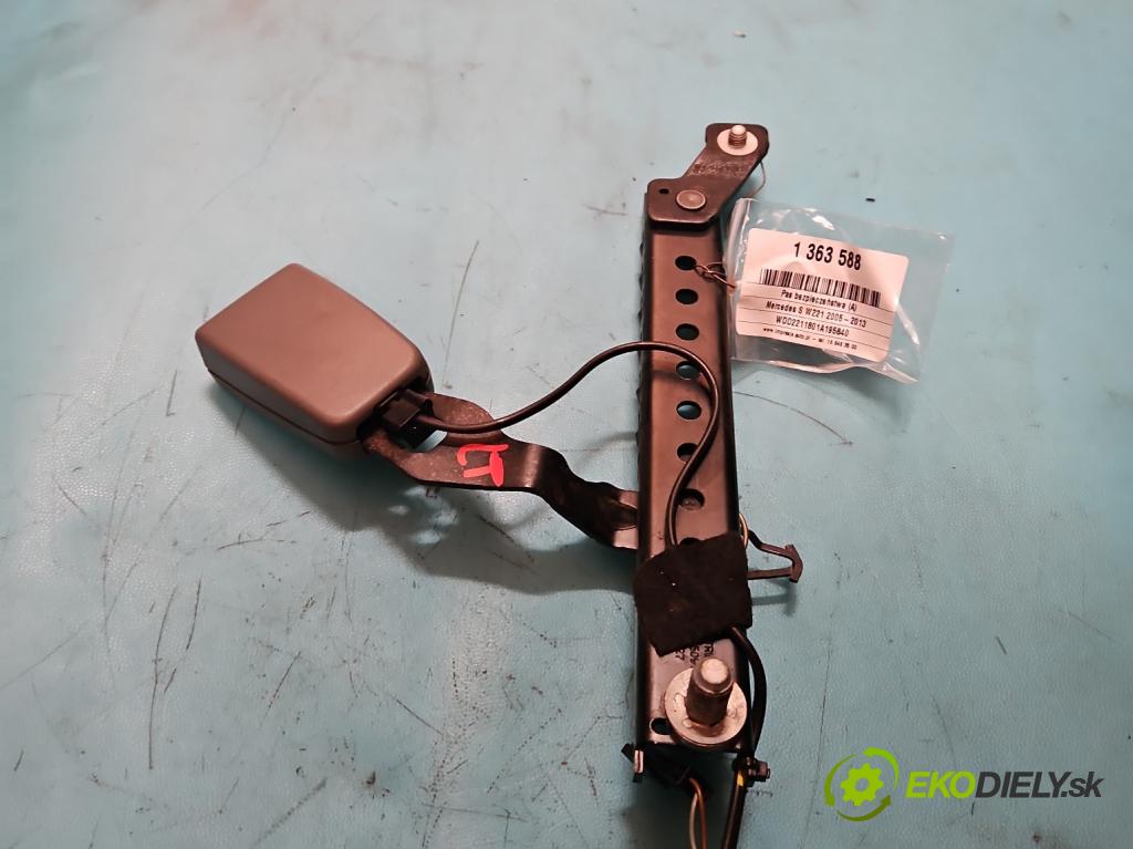 Mercedes S W221 2005-2013 3.0 CDI 235 hp automatic 173 kW 2987 cm3 4- stěna bezpečnost zadní levý A2218602369