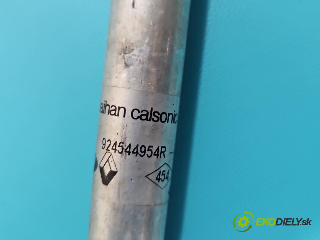 Renault Fluence 1.6 16V 114 HP manual 84 kW 1598 cm3 4- rúrka klimatizácie 924544954R