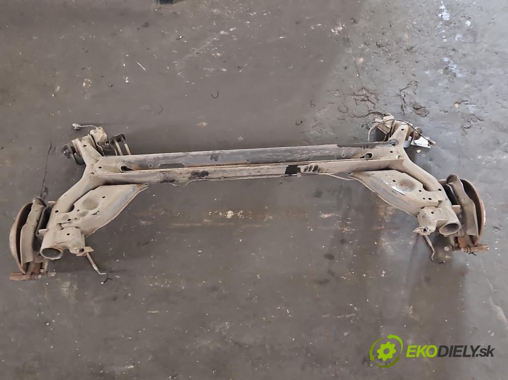 Renault Fluence 1.6 16V 114 hp manual 84 kW 1598 cm3 4- zadní výztuha  (Výztuhy zadní)