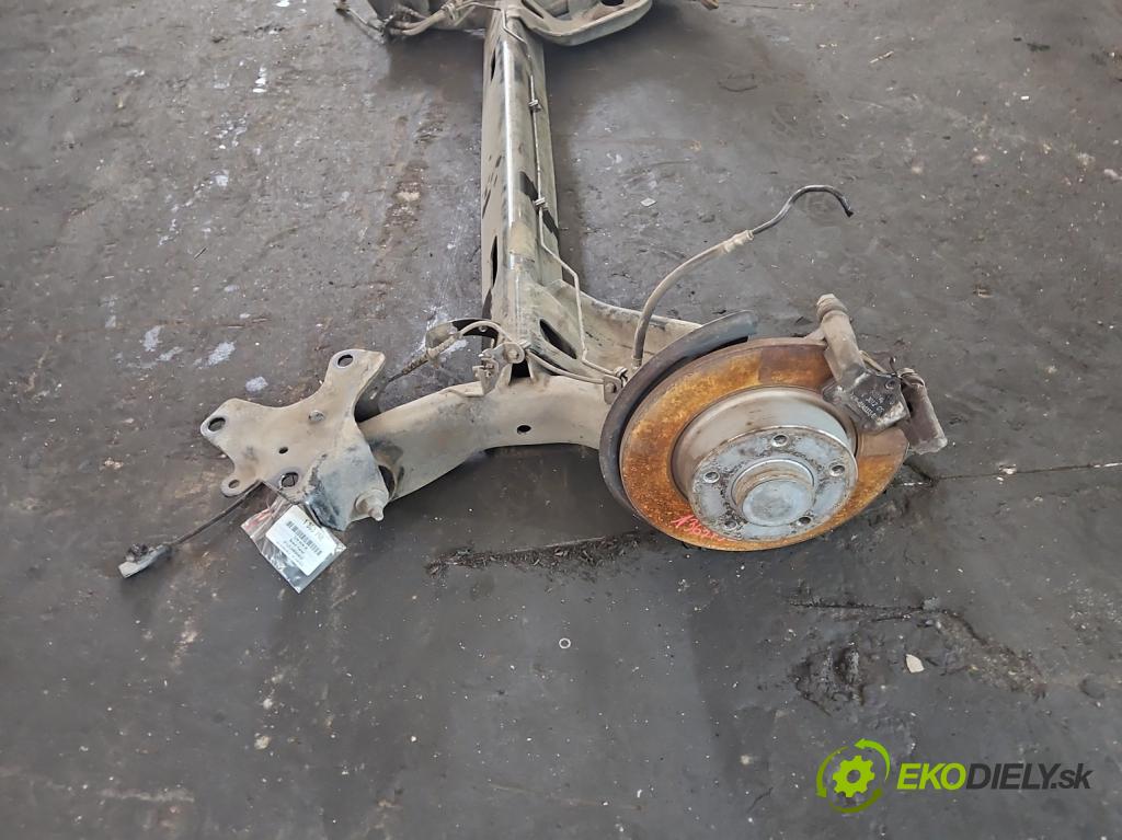 Renault Fluence 1.6 16V 114 hp manual 84 kW 1598 cm3 4- zadní výztuha  (Výztuhy zadní)