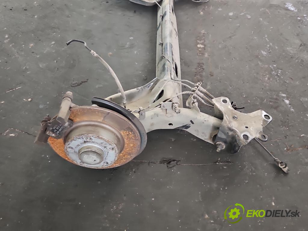 Renault Fluence 1.6 16V 114 hp manual 84 kW 1598 cm3 4- zadní výztuha  (Výztuhy zadní)