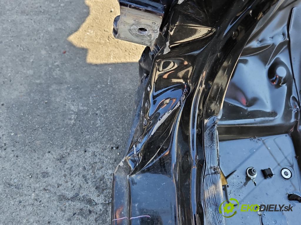 Renault Fluence 1.6 16V 114 hp manual 84 kW 1598 cm3 4- práh levý  (Ostatní)