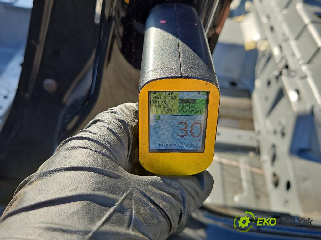 Renault Fluence 1.6 16V 114 hp manual 84 kW 1598 cm3 4- práh levý  (Ostatní)