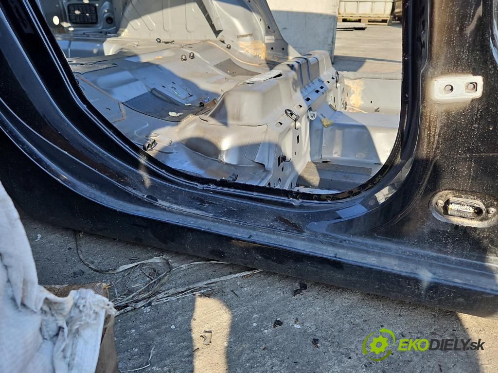 Renault Fluence 1.6 16V 114 hp manual 84 kW 1598 cm3 4- práh pravý  (Ostatní)