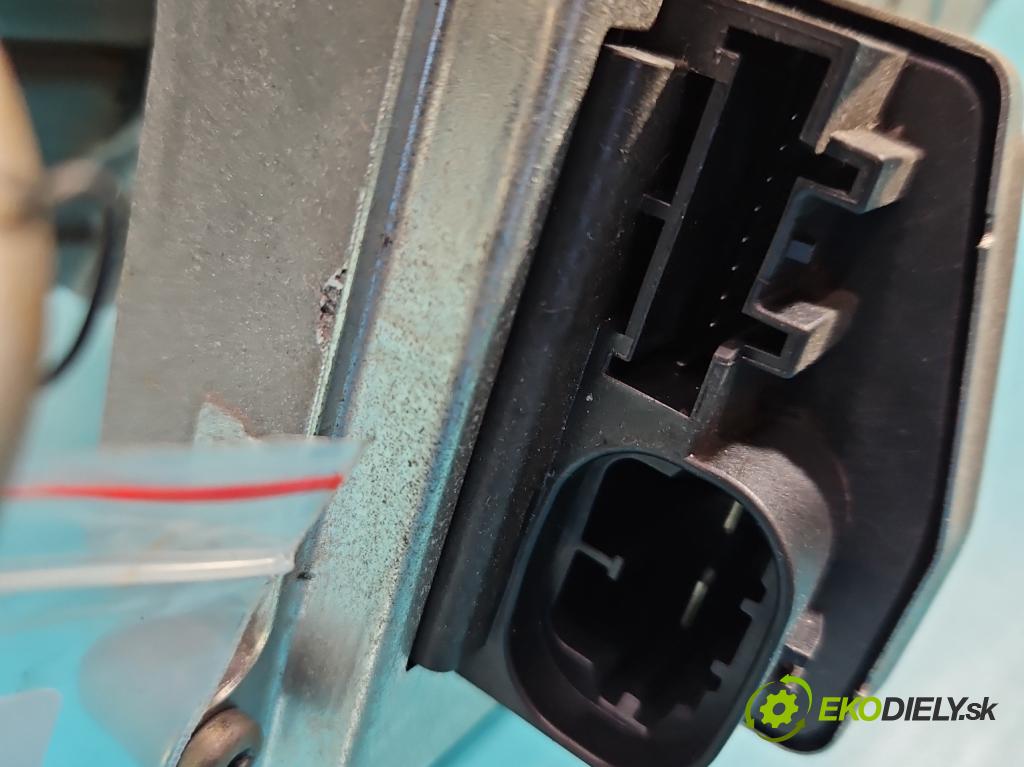 Renault Scenic II 2003-2009 1.6 16V 111KM automatic 82 kW 1598 cm3 5- čerpadlo posilovač 8200442177A (Servočerpadlá, pumpy riadenia)