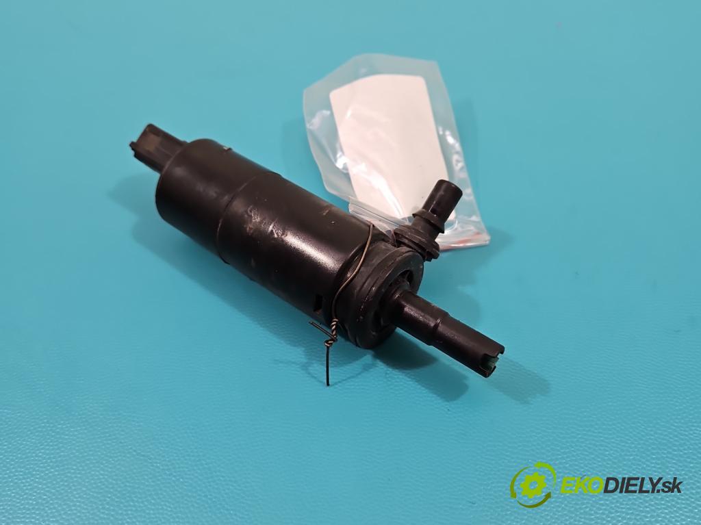 Vw Golf VII 2012-2020 1.6 tdi 105 HP automatic 77 kW 1598 cm3 5- pompa ostrekovačov 6R0955681 (Motorčeky, čerpadlá ostrekovačov)