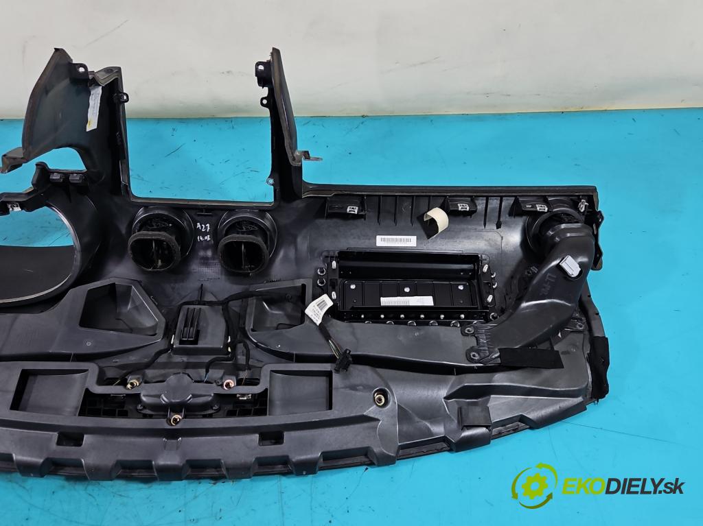 Audi A3 8P 2003-2012 1.6 SR 102 HP manual 75 kW 1595 cm3 3- kokpit,pristrojová doska rozdeľovacia