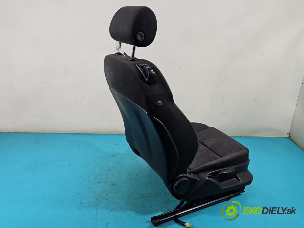 Audi A3 8P 2003-2012 1.6 SR 102 HP manual 75 kW 1595 cm3 3- Sedačka pravý  (Sedačky, sedadlá)