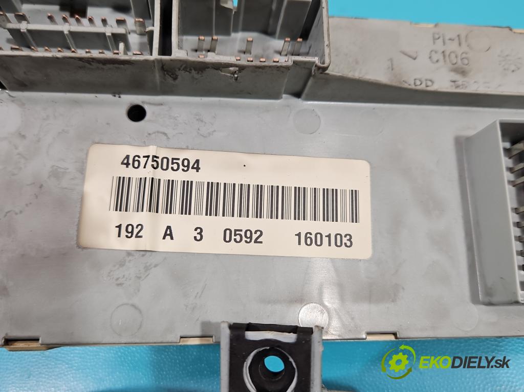 Fiat Stilo 1.9 jtd 116 hp manual 85 kW 1910 cm3 5- skříňka pojistková 46750594 (Pojistkové skříňky)