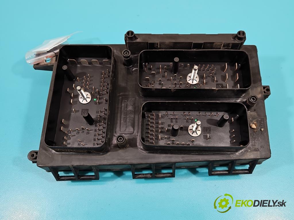 Opel Zafira B 2005-2014 1.9 cdti (Z19DT) 120 hp manual 88 kW 1910 cm3 5- skříňka pojistková 13206754 (Pojistkové skříňky)