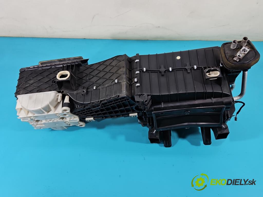 Mercedes S W221 2005-2013 3.0 CDI 235 hp automatic 173 kW 2987 cm3 4- radiátor 2218307960 (Radiátory topení)