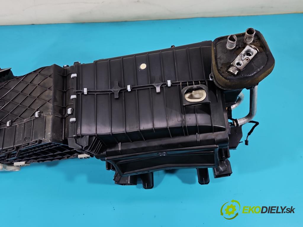 Mercedes S W221 2005-2013 3.0 CDI 235 hp automatic 173 kW 2987 cm3 4- radiátor 2218307960 (Radiátory topení)