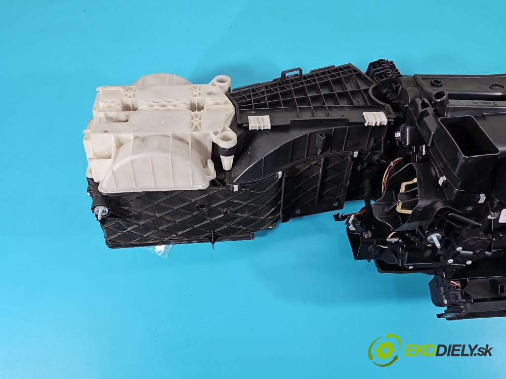 Mercedes S W221 2005-2013 3.0 CDI 235 hp automatic 173 kW 2987 cm3 4- radiátor 2218307960 (Radiátory topení)