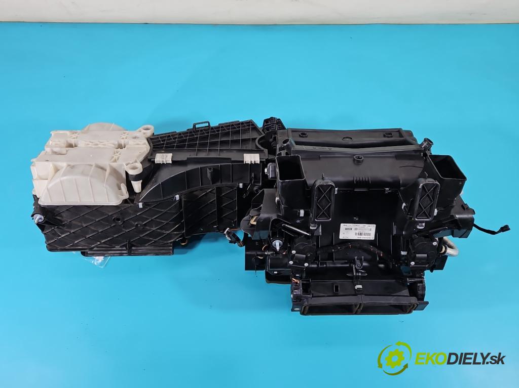 Mercedes S W221 2005-2013 3.0 CDI 235 hp automatic 173 kW 2987 cm3 4- radiátor 2218307960 (Radiátory topení)