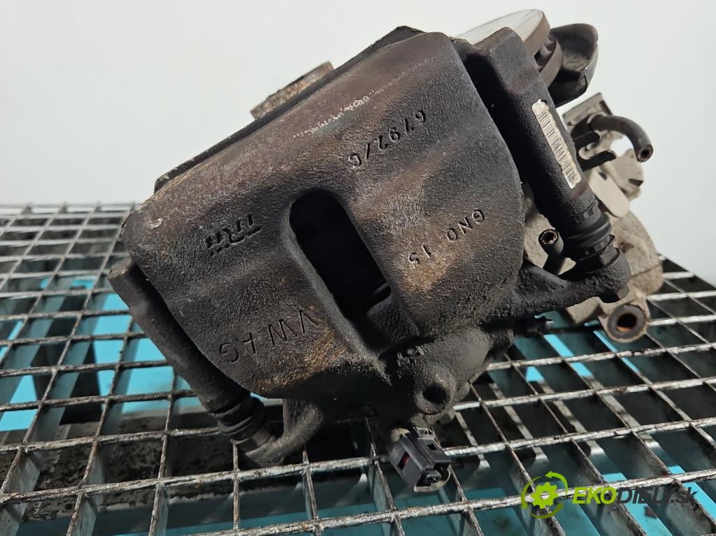 Vw Golf VII 2012-2020 1.6 tdi 105 HP automatic 77 kW 1598 cm3 5- brzdič predné pravý  (Ostatné)