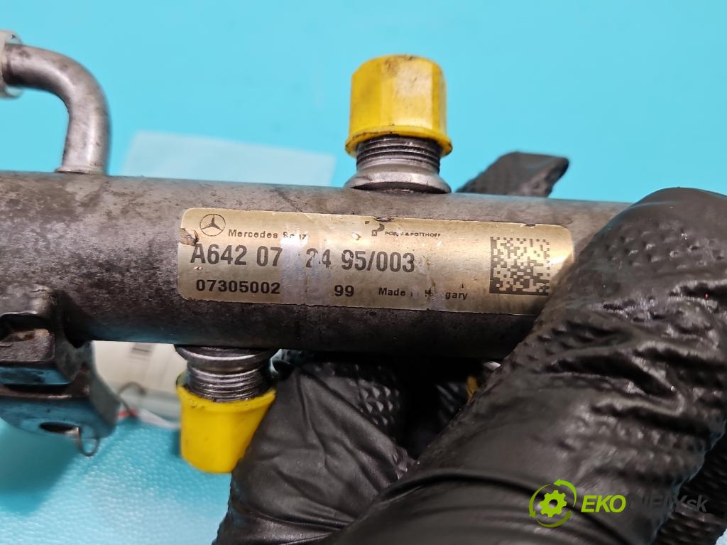 Mercedes S W221 2005-2013 3.0 CDI 235 HP automatic 173 kW 2987 cm3 4- lišta vstrekovacia A6420702495 (Vstrekovacie lišty)