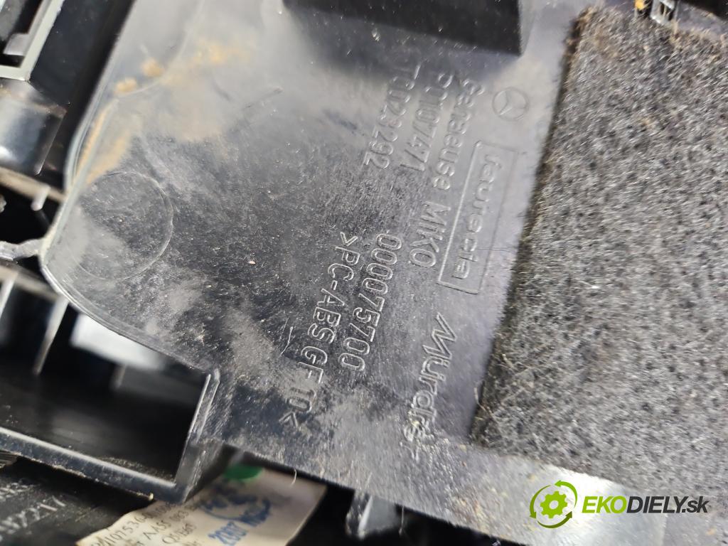 Mercedes S W221 2005-2013 3.0 CDI 235 HP automatic 173 kW 2987 cm3 4- operadlo 000075700 (Lakťové opierky)