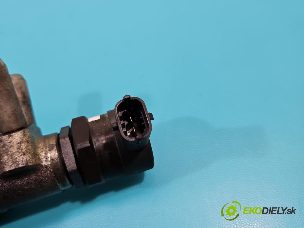 Toyota Yaris I 1999-2005 1.4 D4D 75 HP manual 55 kW 1364 cm3 5- lišta vstrekovacia  (Vstrekovacie lišty)