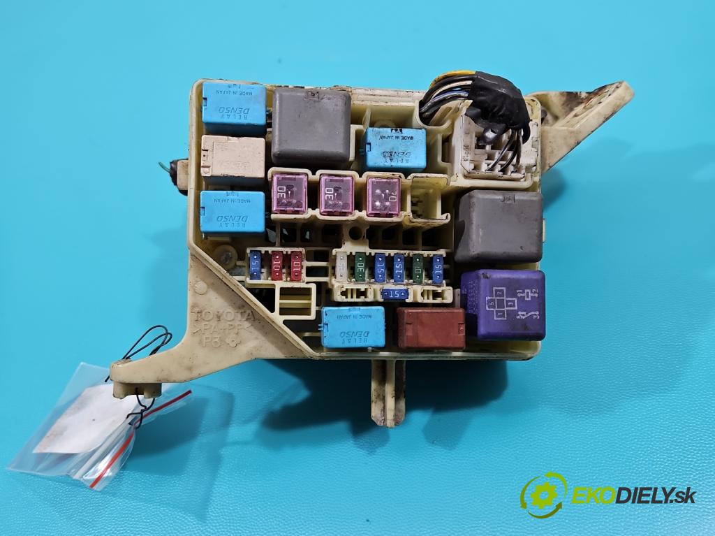 Toyota Yaris I 1999-2005 1.4 D4D 75 hp manual 55 kW 1364 cm3 5- skříňka pojistková  (Pojistkové skříňky)