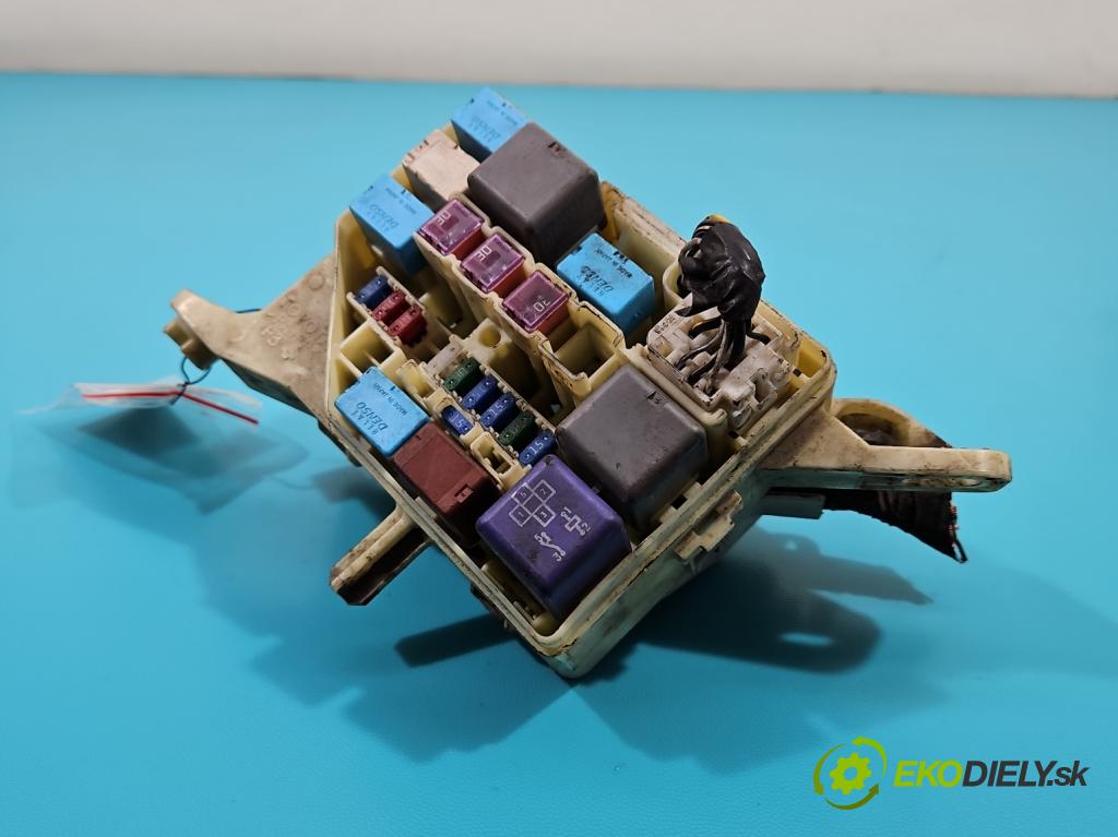 Toyota Yaris I 1999-2005 1.4 D4D 75 hp manual 55 kW 1364 cm3 5- skříňka pojistková  (Pojistkové skříňky)