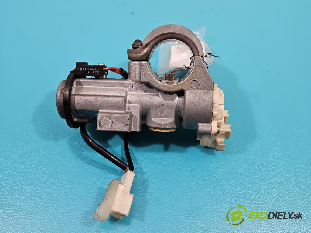 Daihatsu Cuore VI L251 2003-2007 1.0 12V 58 HP manual 43 kW 989 cm3 3- Spínačka  (Spínacie skrinky a kľúče)