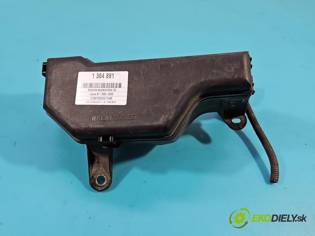 Lexus IS I 1998-2005 2.0 16V 155 hp manual 114 kW 1988 cm3 4- skříňka pojistková 82662-53020 (Pojistkové skříňky)