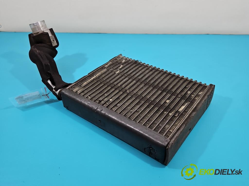 Lexus IS I 1998-2005 2.0 16V 155 hp manual 114 kW 1988 cm3 4- radiátor  (Radiátory topení)