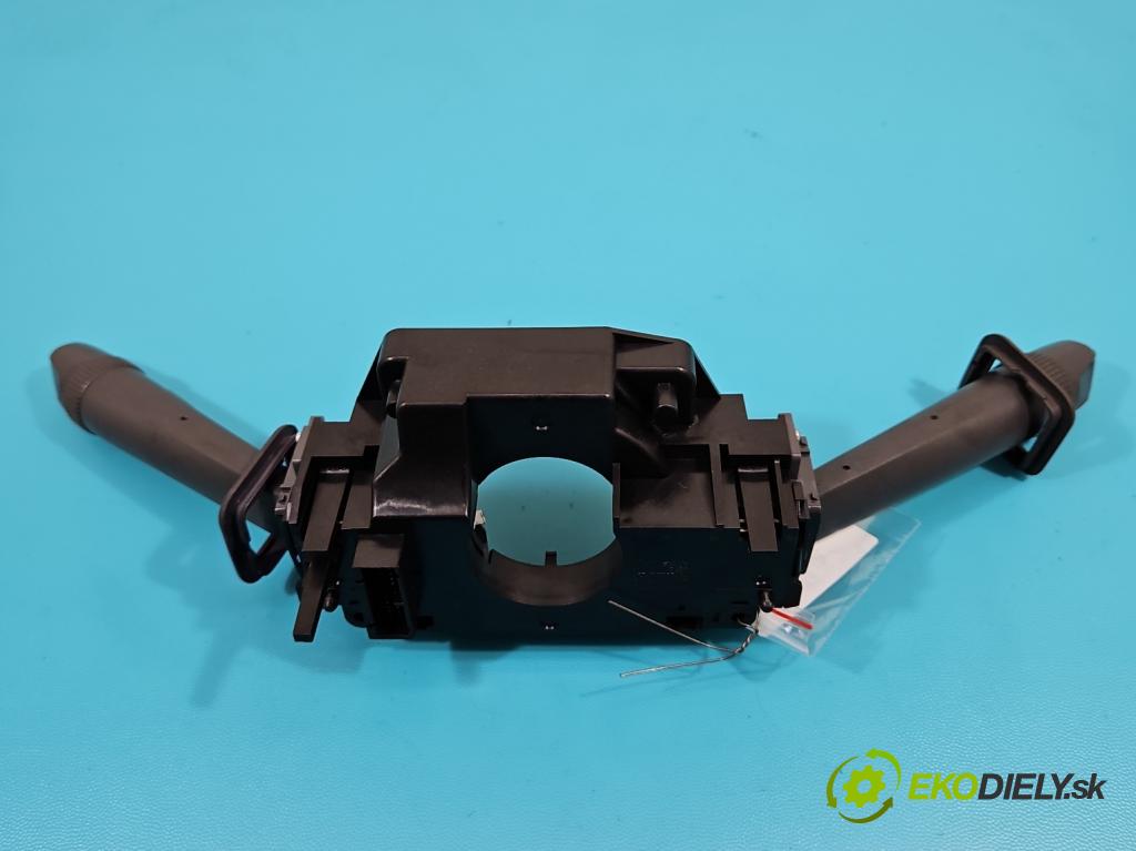 Volvo V70 II 1999-2007 2.4 170 hp automatic 125 kW 2435 cm3 5- Přepínač sdružený 31268578 (Páčky pod volantem)