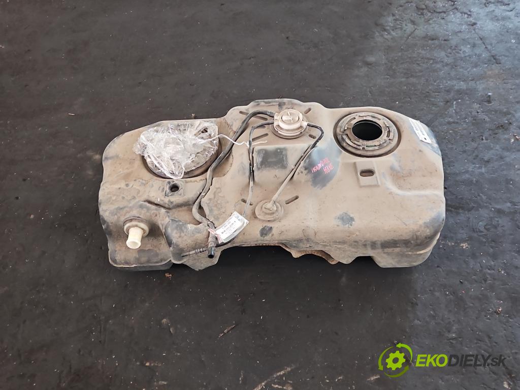 Jeep Compass I 2006-2016 2.4 16V 170 HP automatic 125 kW 2359 cm3 5- Nádrž: palivo P05147174AE (Nádrže)