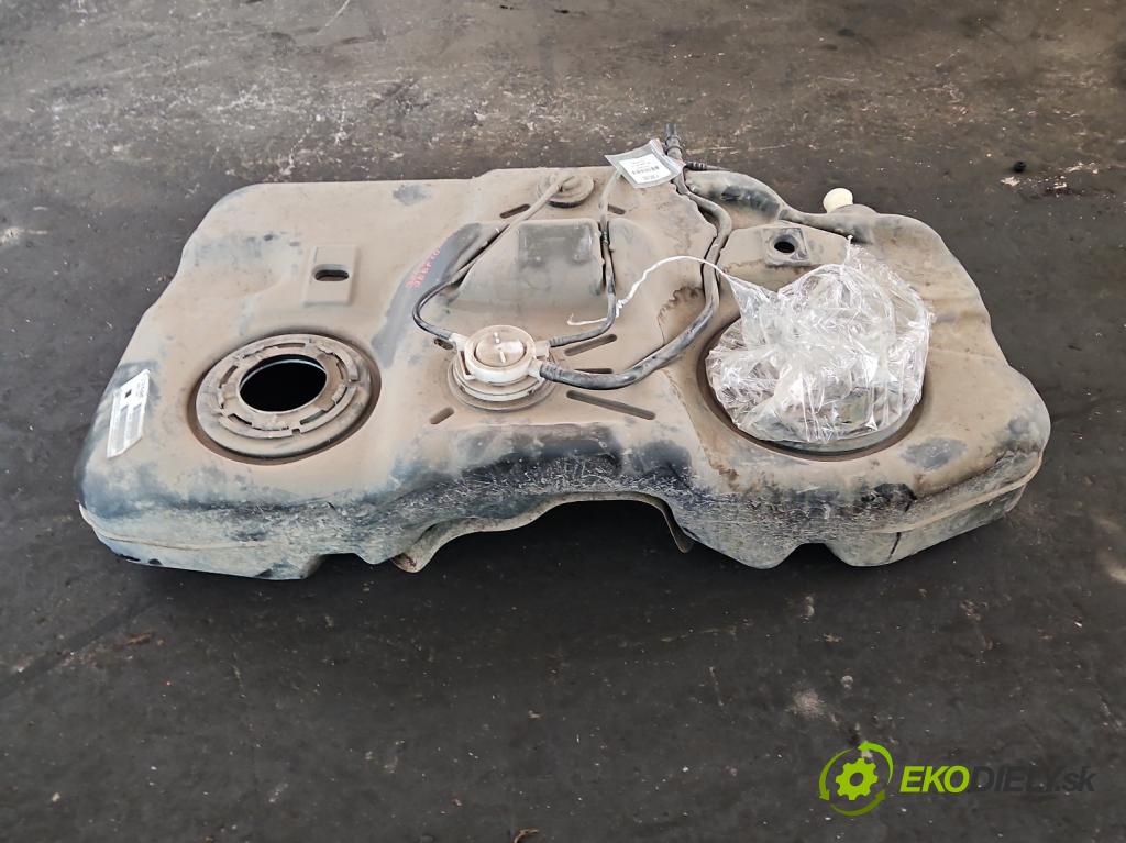 Jeep Compass I 2006-2016 2.4 16V 170 HP automatic 125 kW 2359 cm3 5- Nádrž: palivo P05147174AE (Nádrže)