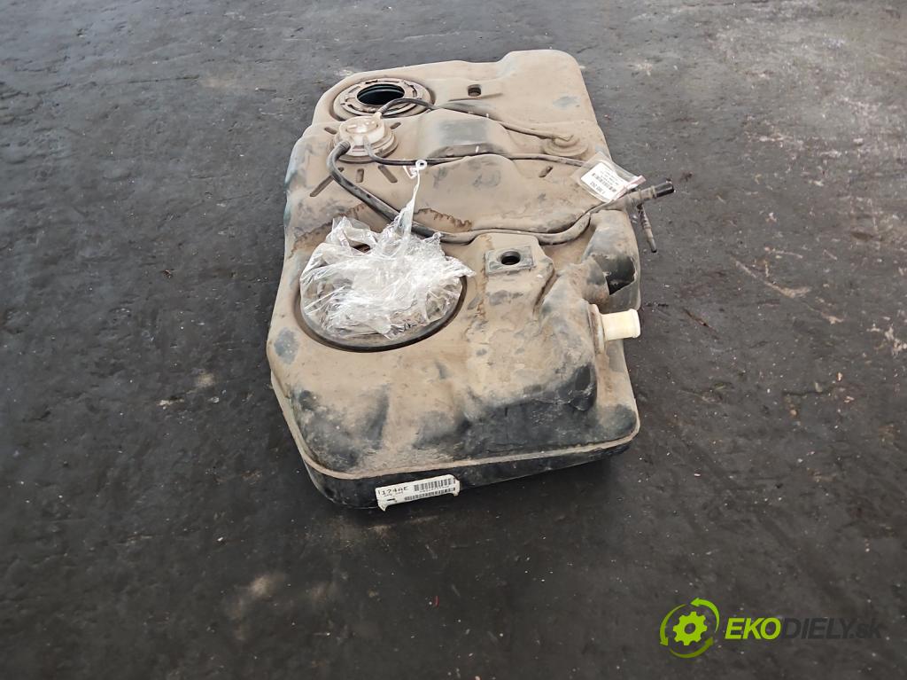 Jeep Compass I 2006-2016 2.4 16V 170 HP automatic 125 kW 2359 cm3 5- Nádrž: palivo P05147174AE (Nádrže)