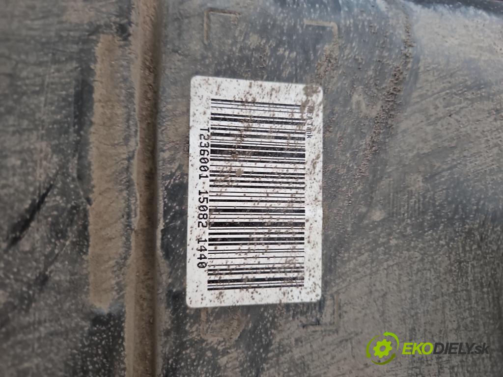 Mercedes GLA X156 2013-2019 1.6 T 156 HP automatic 115 kW 1595 cm3 5- Nádrž: palivo A2464702901 (Nádrže)